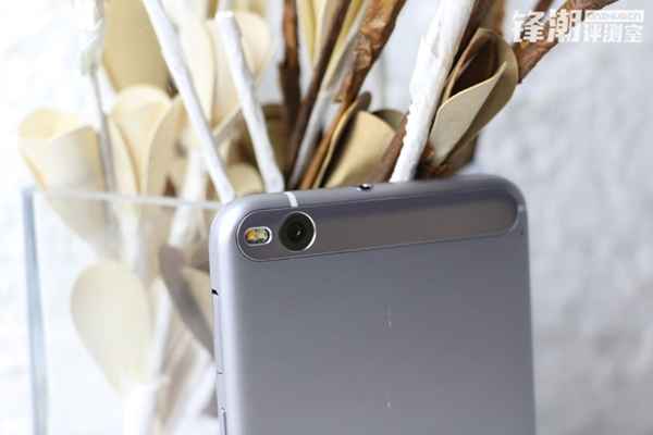 HTC One X9