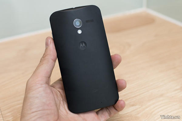 Motorola XT912A en fuite, android compact avec des caractéristiques haut de gamme