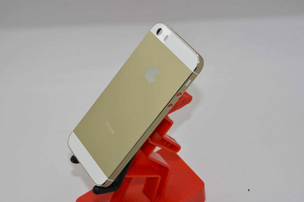 Photo en fuite de la version champagne de l'iPhone 5S