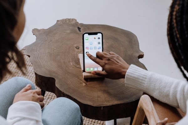 Forfait mobile : Les deux meilleurs bons plans pour surfer sur le réseau Orange à prix réduit