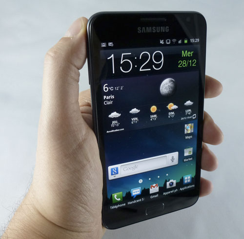 Samsung Galaxy Note test mi-tablette mi-smartphone écran tactile super amoled 5,3 pouces stylet s pen