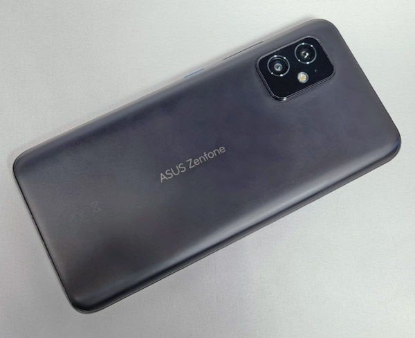 Dos de l'Asus Zenfone 8