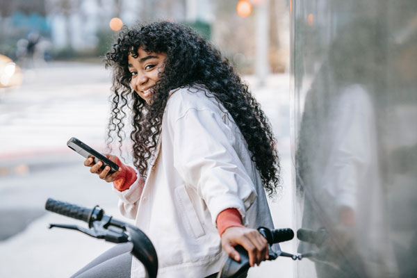 Profitez d'un mois offert avec ce forfait mobile 100Go à prix fixe et sans engagement de durée !