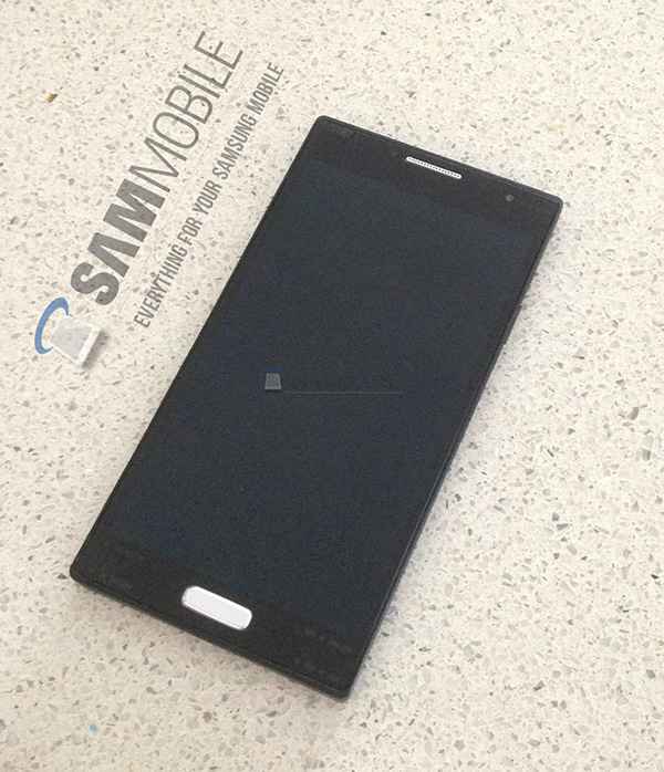 Samsung Galaxy Note 3 : le modèle avec un design différent n'est qu'un prototype du Galaxy S4