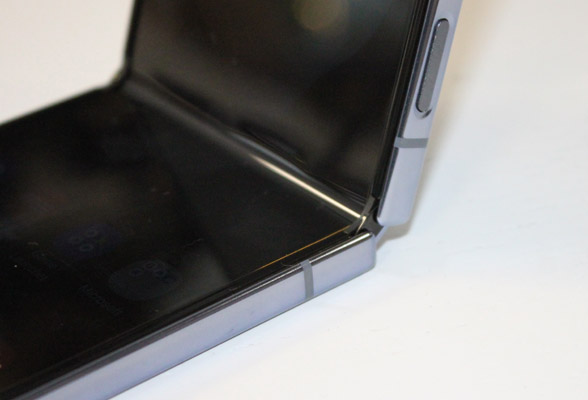 image PEM GALAXY Z FLIP 4 détails 10.jpg