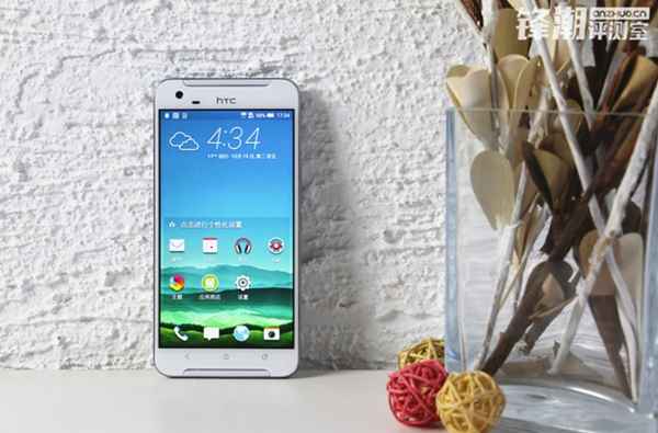 HTC One X9 : nouvelle séance photo pour le prochain milieu de gamme premium de HTC