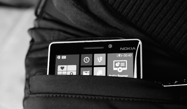 Besoin de charger votre mobile ? Mettez-le dans votre poche !