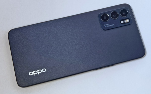 Oppo Reno6 vue de dos