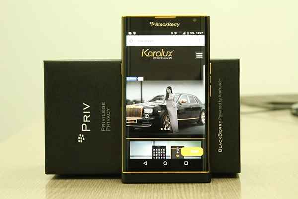 BlackBerry Priv : même couvert d'or, il est moins cher au Vietnam que chez Colette !