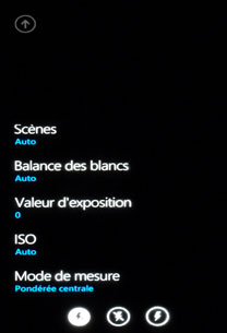 est Nokia Lumia 800 windows phone 7.5 mango 8 mégapixels design polycarbonate écran 3,7 pouces convexe Nokia drive nokia maps nokia cartes Nokia music