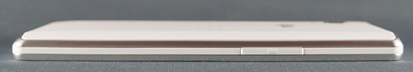 LG Optimus L9 : côté gauche