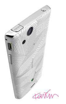 Sony Ericsson Xperia Arc S : une édition limitée, revue par Karim Rashid