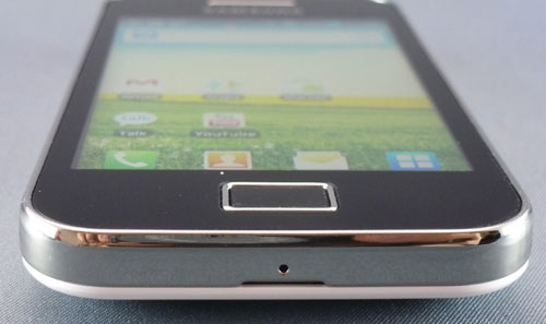 Test samsung galaxy ace milieu de gamme iphone deux coques blanche noire écran 3,5 pouces android marlet