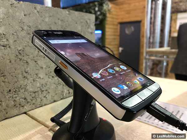 CAT S61