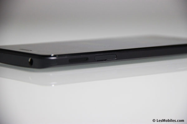 ASUS Nouveau Padfone : côté gauche