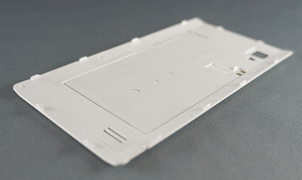 LG Optimus L9 : cache-batterie