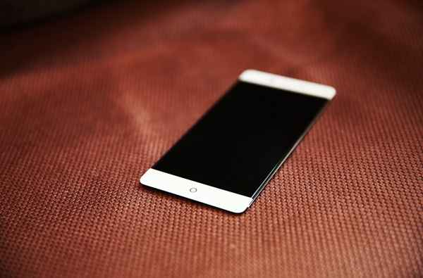 Des photos montrent le Nubia Z11 au CES 2016