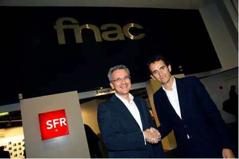 Ouverture des premiers espaces SFR à la Fnac
