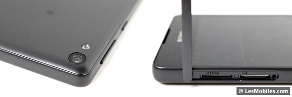 Sony Xperia E5 : appareil photo et trappe