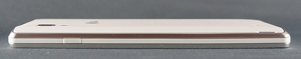 LG Optimus L9 : côté droit