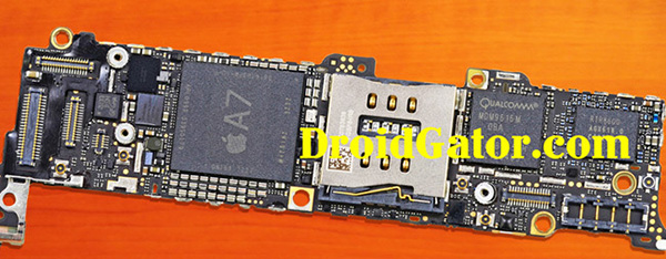 iPhone 5S : une photo de la carte mère avec le processeur Apple A7 dans la nature