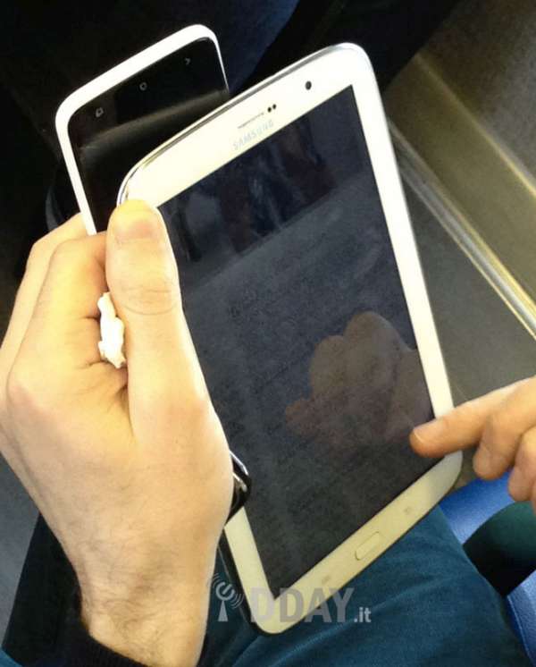 Le Samsung Galaxy Note 8.0 fait une apparition en photo à un mois du MWC