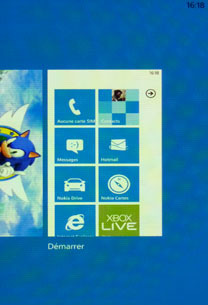 est Nokia Lumia 800 windows phone 7.5 mango 8 mégapixels design polycarbonate écran 3,7 pouces convexe Nokia drive nokia maps nokia cartes Nokia music