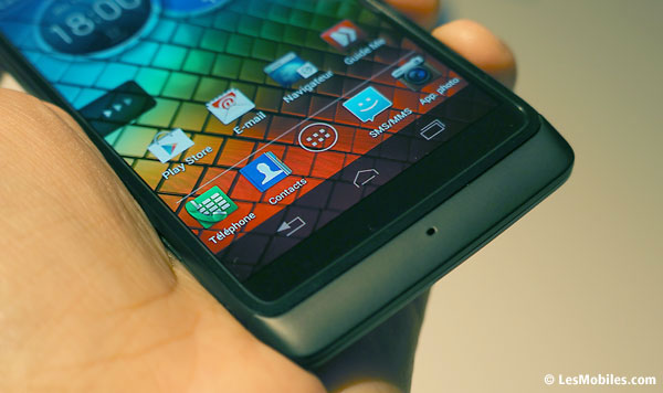 prise en main Motorola Razr i avec processeur Intel