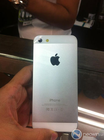 prototype non fonctionnel supposé du prochain iPhone (iPhone 5)