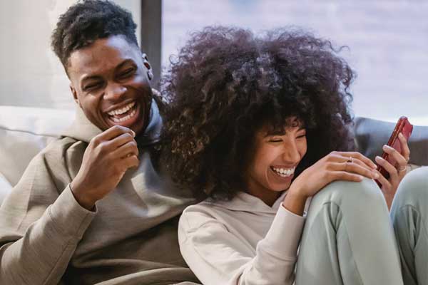 Top 3 des forfaits mobiles à 9.99€ : Free Mobile, La Poste Mobile et Cdiscount Mobile