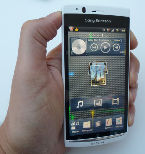 Sony Ericsson Xperia Arc S 8 mégapixels Android 2.3