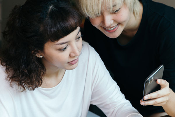 SOSH vs Free Mobile : quel forfait mobile 90Go en promotion choisir ?